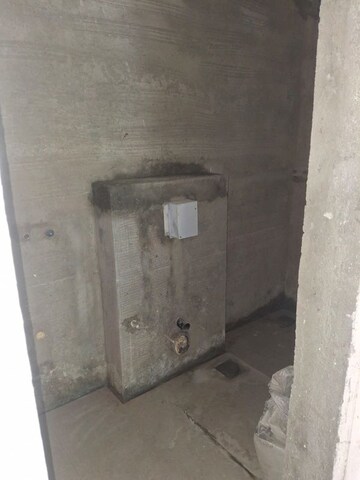 Bathroom in 2 BHK Apartment at Chembur Colony – for Sale