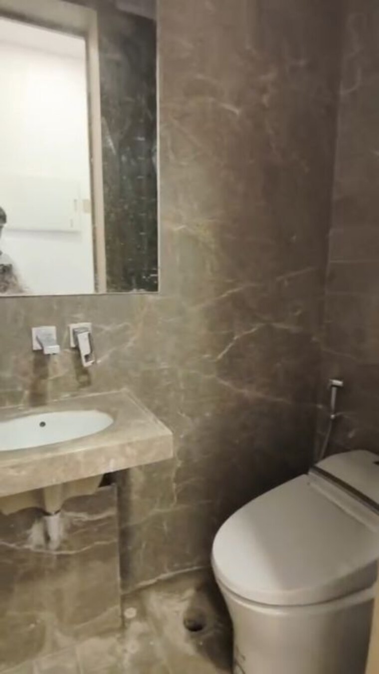 Bathroom, laxmi-raajvilas-malad 3 Bedroom 1238 Sq.Ft. Apartment In Malad West Mumbai 10039714