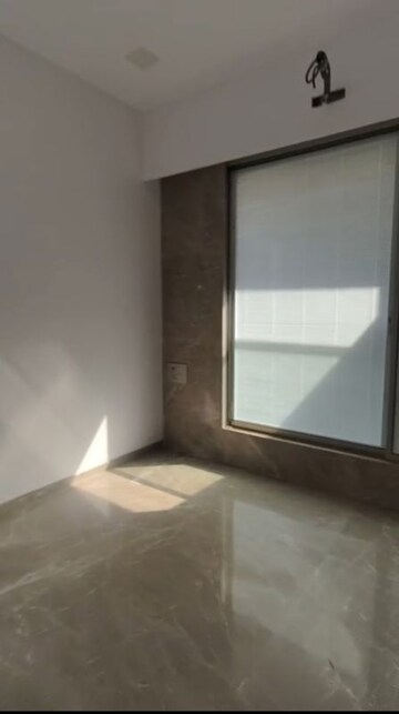 Room in 3 BHK Apartment at Laxmi Raajvilas Malad, Malad West – for Rent