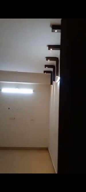 Room in 2.5 BHK Apartment at Bulland Elevates, Sector 16c Greater Noida – for Rent