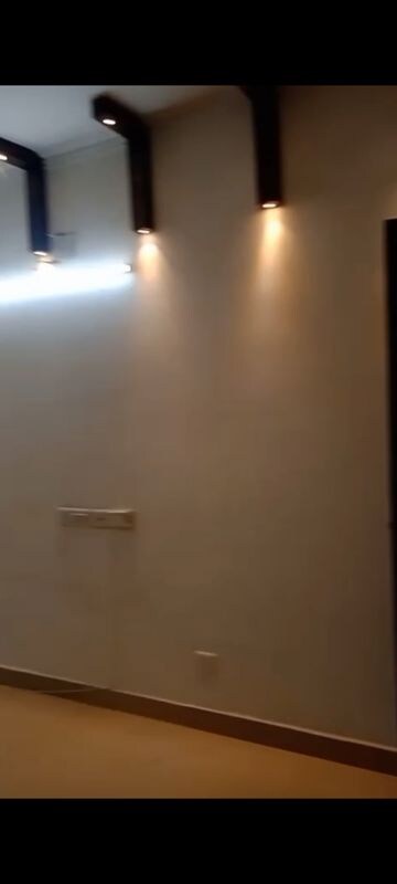 Room in 2.5 BHK Apartment at Bulland Elevates, Sector 16c Greater Noida – for Rent