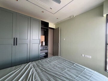 Room in 2 BHK Apartment at Chandak 34 Park Estate, Goregaon West – for Rent