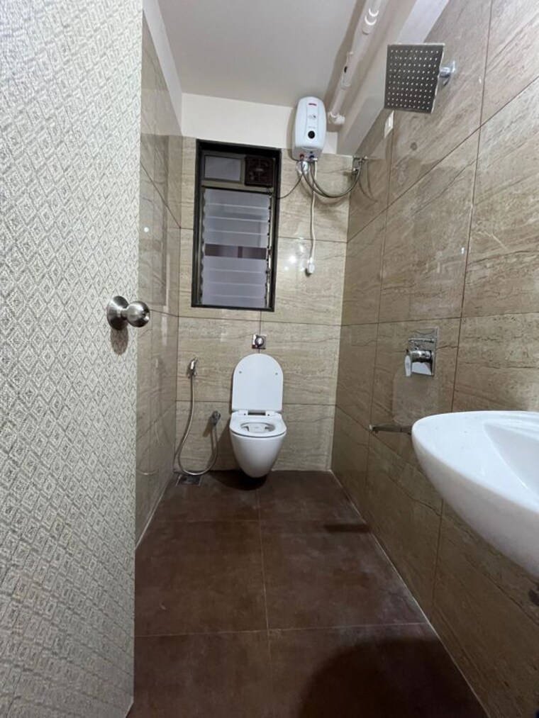 Bathroom, chandak-34-park-estate 2 Bedroom 617 Sq.Ft. Apartment In Goregaon West Mumbai 10039544