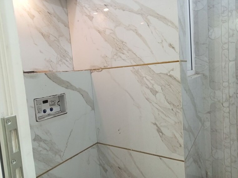 Bathroom, mahavir enclave 1 3 Bedroom 900 Sq.Ft. Builder Floor In Mahavir Enclave 1 Delhi 10039777