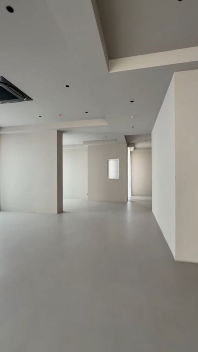 Room, rustomjee-seasons 6 Bedroom 4750 Sq.Ft. Penthouse In Bandra East Mumbai 10039713