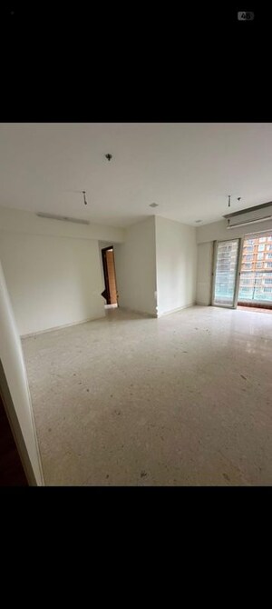 Room in 3 BHK Apartment at Ekta Tripolis, Goregaon West – for Rent