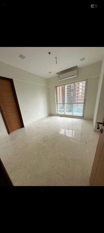 Room in 3 BHK Apartment at Ekta Tripolis, Goregaon West – for Rent