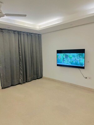 Room in 1 BHK Apartment at Craft Destination 43, Sector 43 – for Sale