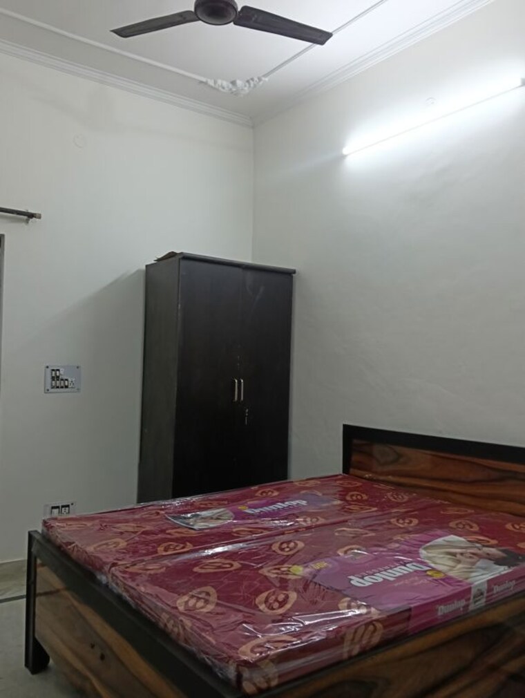Bedroom, sector 14 2 Bedroom 1000 Sq.Ft. Independent House In Sector 14 Gurgaon 10039915