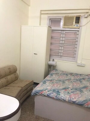 Room in 2 BHK Apartment at Chandralok Apartment B Wing, Malabar Hill – for Rent