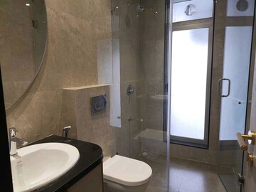 Bathroom in 3 BHK Apartment at Sobhaniye Riddhi Siddhi Apartment, Matunga East – for Sale