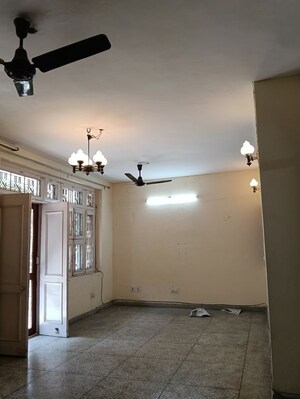 3 BHK Builder Floor For Rent in Sector 14