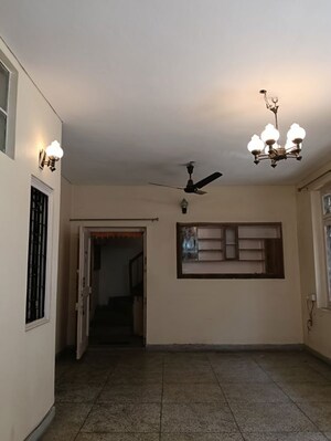 Furnished Amenities in 3 BHK Builder Floor at Sector 14 – for Rent