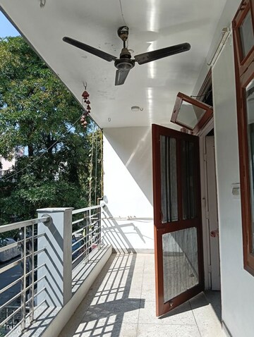 Balcony in 3 BHK Builder Floor at Sector 14 – for Rent