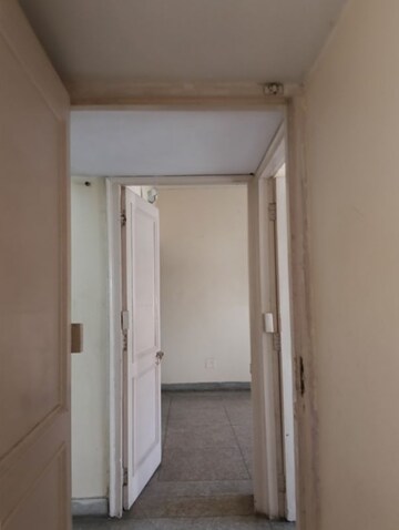 Building Lobby in 3 BHK Builder Floor at Sector 14 – for Rent