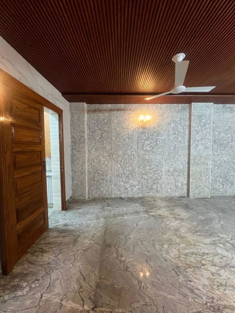Room, sukhdev vihar 4 Bedroom 2700 Sq.Ft. Builder Floor In Sukhdev Vihar Delhi 10040003