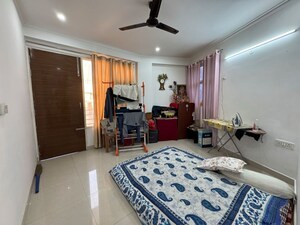 Bedroom in 2 BHK Builder Floor at Palm Residency Chhatarpur, Rajpur Khurd Extension – for Rent