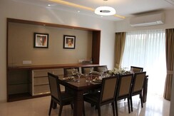 4 BHK + Servant Room Apartment For Sale in Senapati Bapat Road