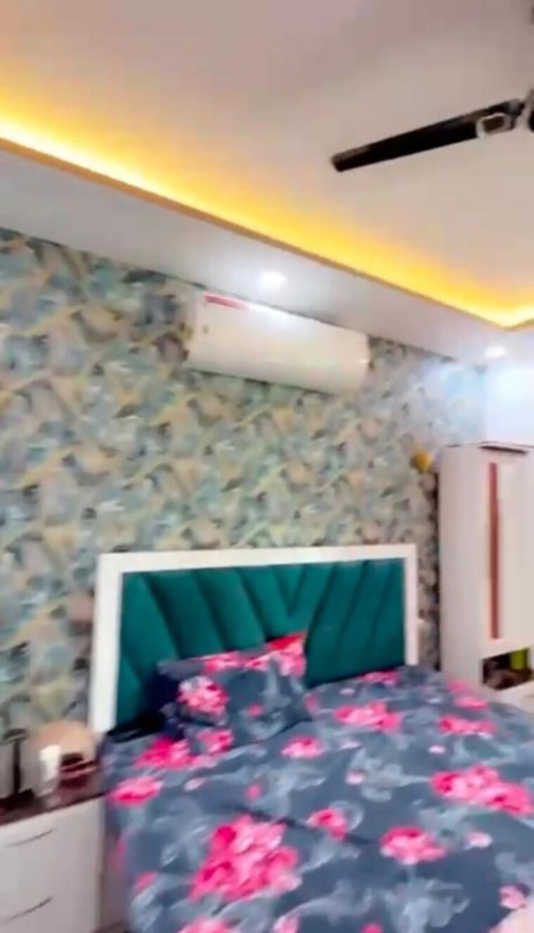 Bedroom, sector 77 4 Bedroom 278 Sq.Yd. Builder Floor In Sector 77 Faridabad 10039952