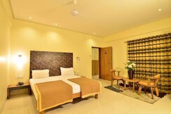 2 BHK + Pooja Room Apartment For Sale in Sudarshan Paradise Housing Society
