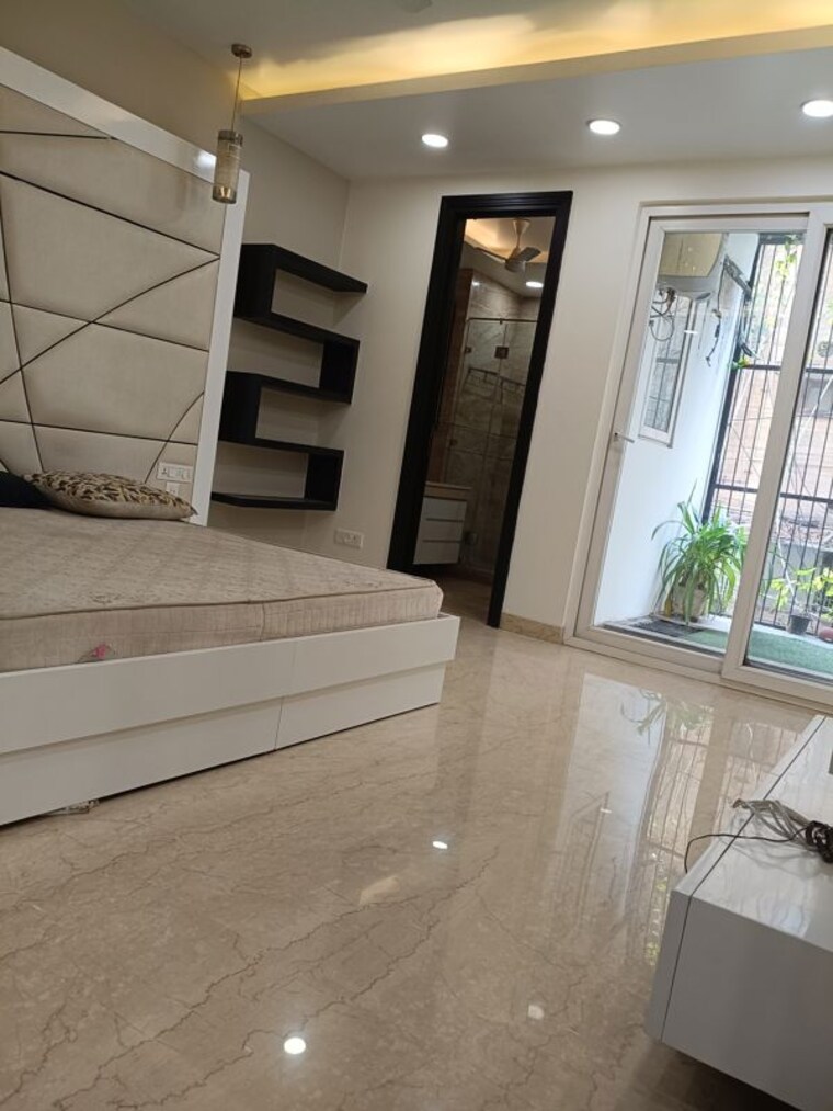 Balcony, new friends colony 4 Bedroom 500 Sq.Yd. Builder Floor In New Friends Colony Delhi 10040034