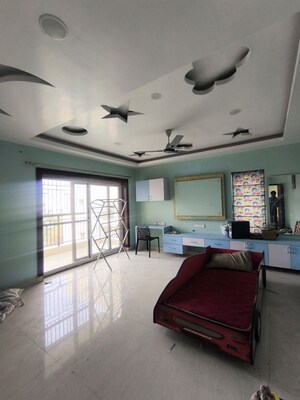 Bedroom in 4 BHK Apartment at Izzathnagar – for Rent