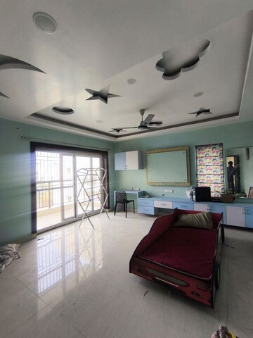 Bedroom in 4 BHK Apartment at Izzathnagar – for Rent