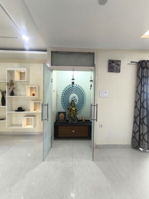 Living Room in 4 BHK Apartment at Izzathnagar – for Rent