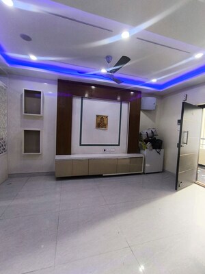 Living Room in 4 BHK Apartment at Izzathnagar – for Rent