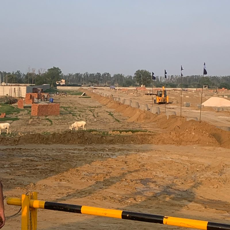 Plot For Sale in Rohini Sector 27