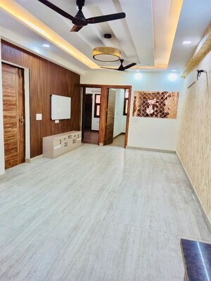 Room in 2 BHK Builder Floor at Vaishali Sector 4 – for Rent
