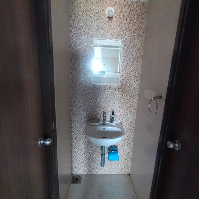 Bathroom, lodha-lakeshore-greens 1 Bedroom 510 Sq.Ft. Apartment In Hedutane Thane 10040313