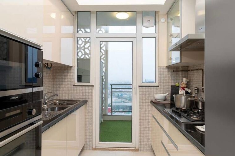 Kitchen, dlf-the-ultima 3 Bedroom 2132 Sq.Ft. Apartment In Sector 81 Gurgaon 10040344