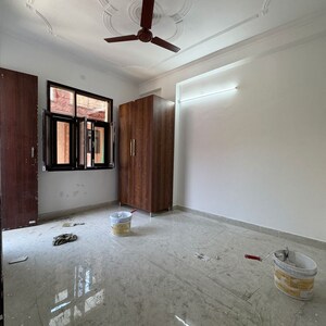 Room in 1 BHK Builder Floor at Chattarpur – for Rent