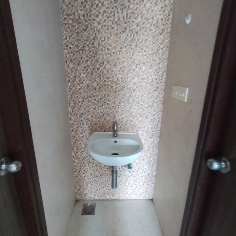 Bathroom, lodha-palava-city-lakeshore-greens 1 Bedroom 510 Sq.Ft. Apartment In Hedutane Thane 10040473