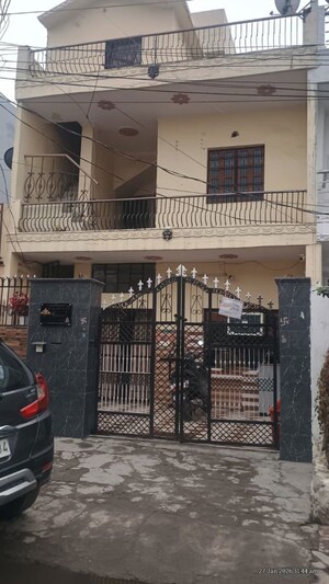 2.5 BHK Independent House For Sale in Sector 4