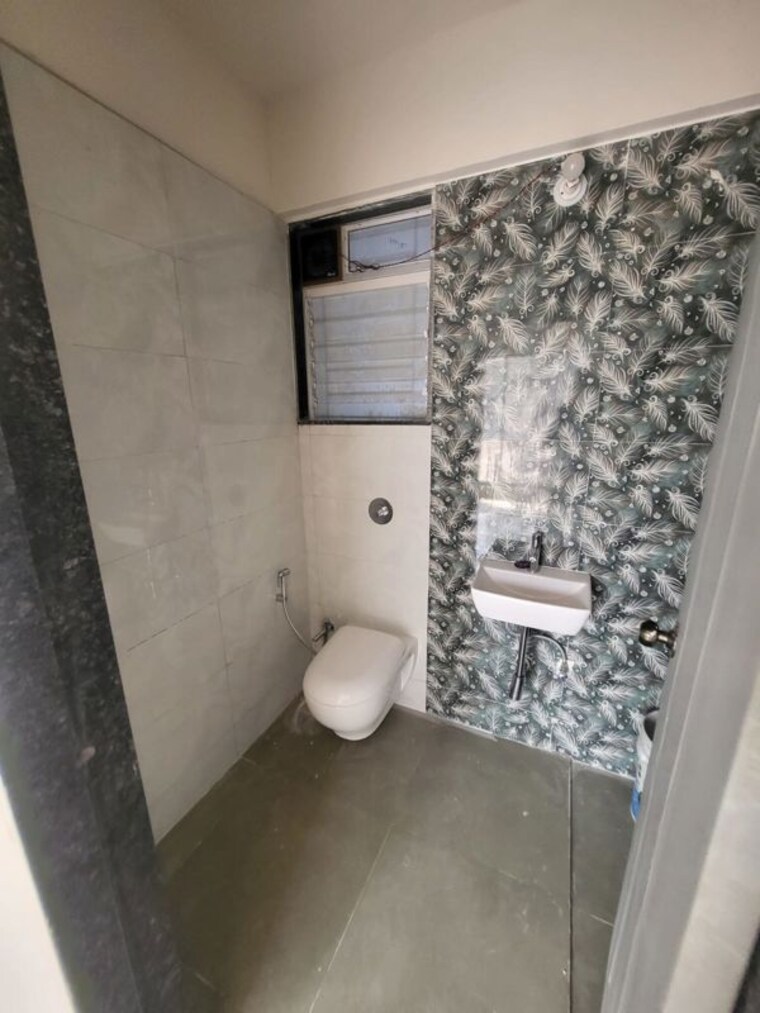 Bathroom, re-form-delta-house 1 Bedroom 510 Sq.Ft. Apartment In Goregaon East Mumbai 10040483