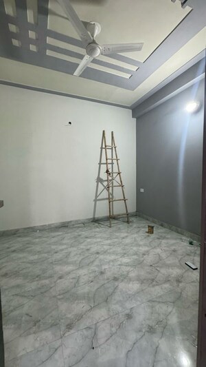 Room in 2 BHK Builder Floor at Palm Residency Chhatarpur, Rajpur Khurd Extension – for Rent