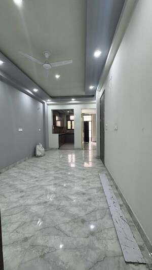 Building Lobby in 2 BHK Builder Floor at Palm Residency Chhatarpur, Rajpur Khurd Extension – for Rent