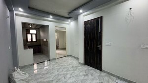 Room in 2 BHK Builder Floor at Palm Residency Chhatarpur, Rajpur Khurd Extension – for Rent