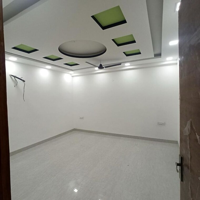 Room, bptp-amstoria-plot 3 Bedroom 2384 Sq.Ft. Builder Floor In Sector 102 Gurgaon 10040383