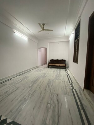 2 BHK Builder Floor For Rent in Chattarpur