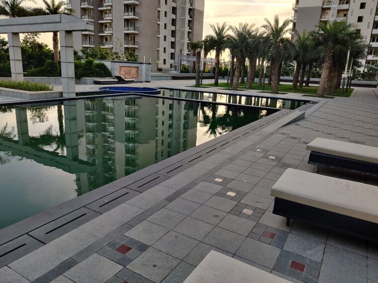 Balcony, dlf-the-ultima 4 Bedroom 2722 Sq.Ft. Apartment In Sector 81 Gurgaon 10040577