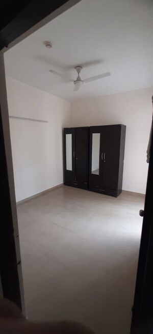 Room in 2 BHK Apartment at Gaur City-2, Gaur City 2 – for Rent