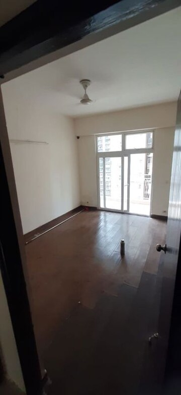 Room in 2 BHK Apartment at Gaur City-2, Gaur City 2 – for Rent