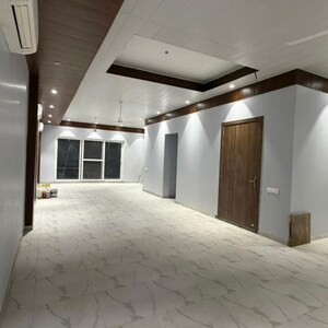 Bedroom in 6+ BHK Villa at Hauz Khas – for Rent