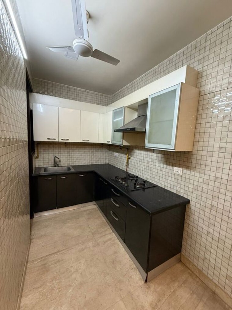 Kitchen, jharoda majra burari 2.5 Bedroom 1004 Sq.Ft. Builder Floor In Jharoda Majra Burari Delhi 10040667