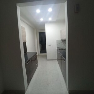 Building Lobby in 3 BHK Builder Floor at BPTP Amstoria, Sector 102 – for Rent