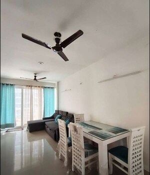 Team Area in 2 BHK Apartment at Gomti Nagar – for Rent
