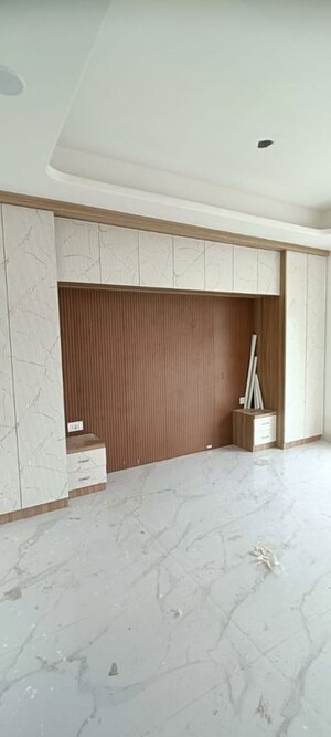 Room in 2 BHK Builder Floor at Kings Tower Sector 49, Sector 49 – for Sale